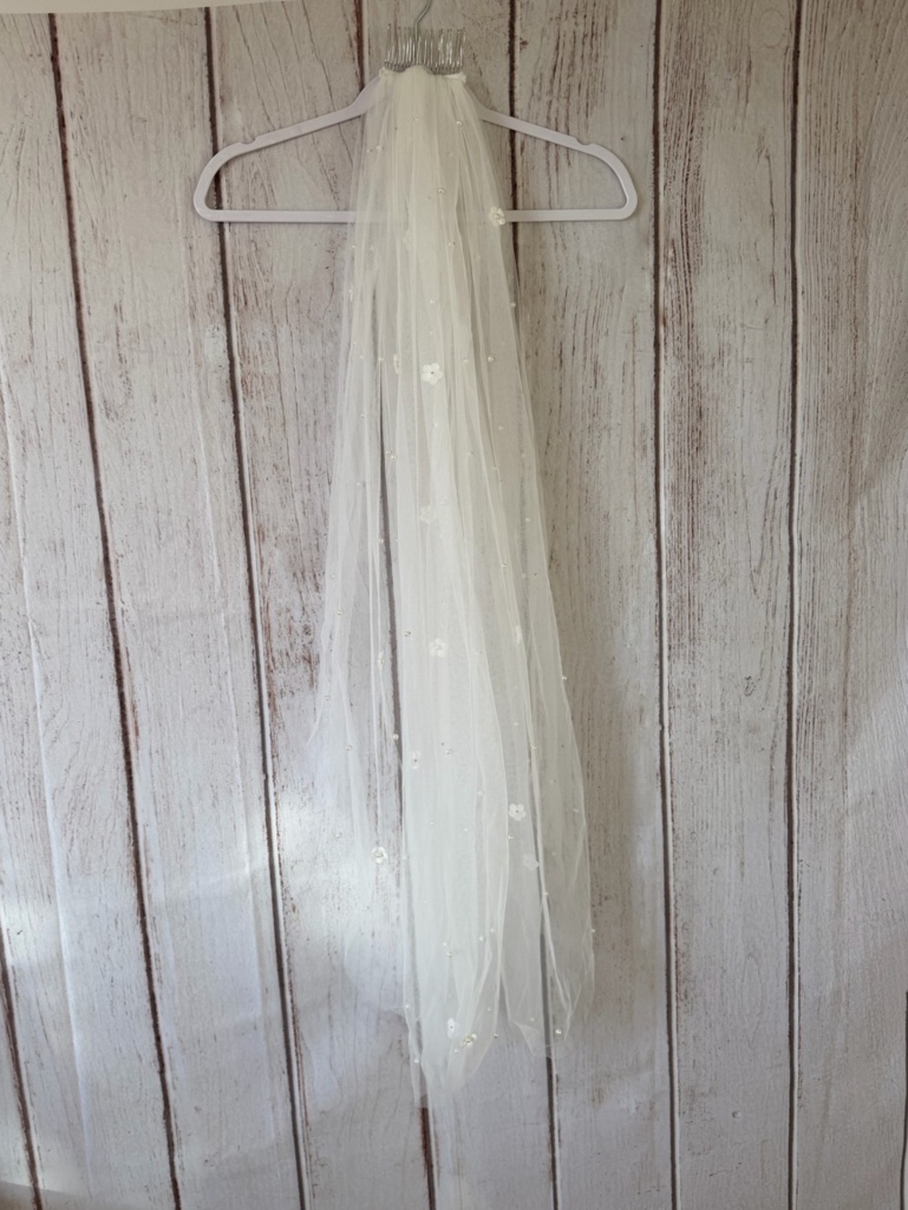 White/Off White Tulle Single Tier Wedding Veil 3D Floral Appliqués Pearl Accents